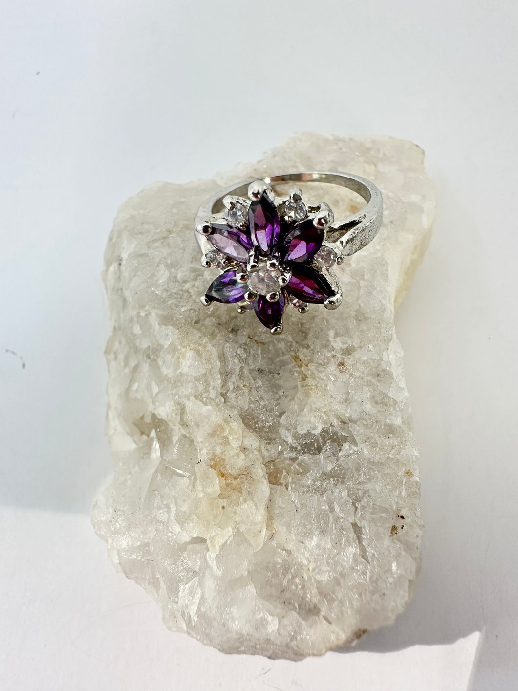 Amethyst Flower (Size 7)